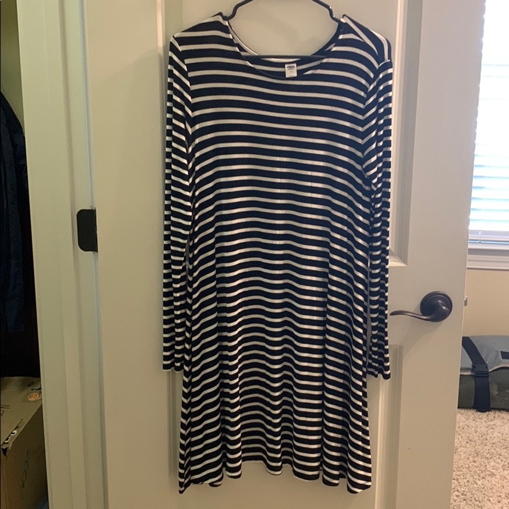 Old Navy long sleeve dress size medium